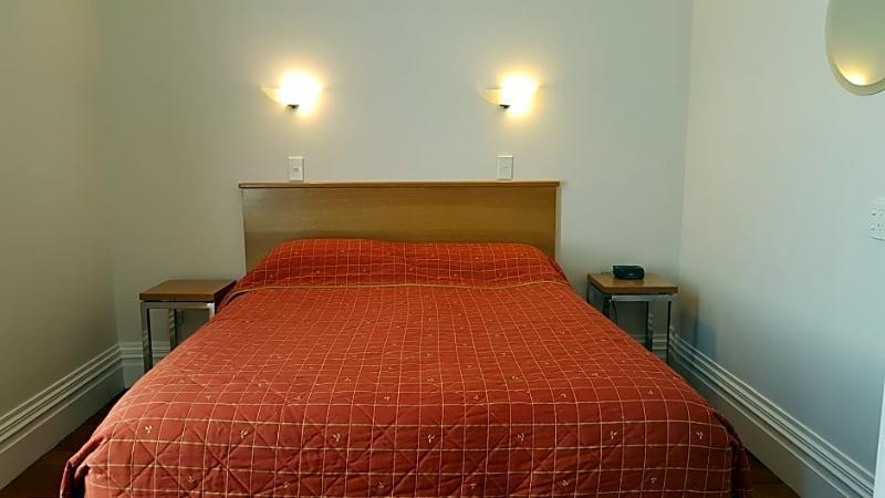Apollo Lodge - Free Parking Веллингтон Экстерьер фото