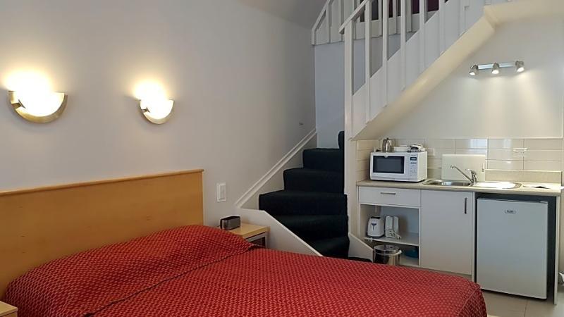 Apollo Lodge - Free Parking Веллингтон Экстерьер фото