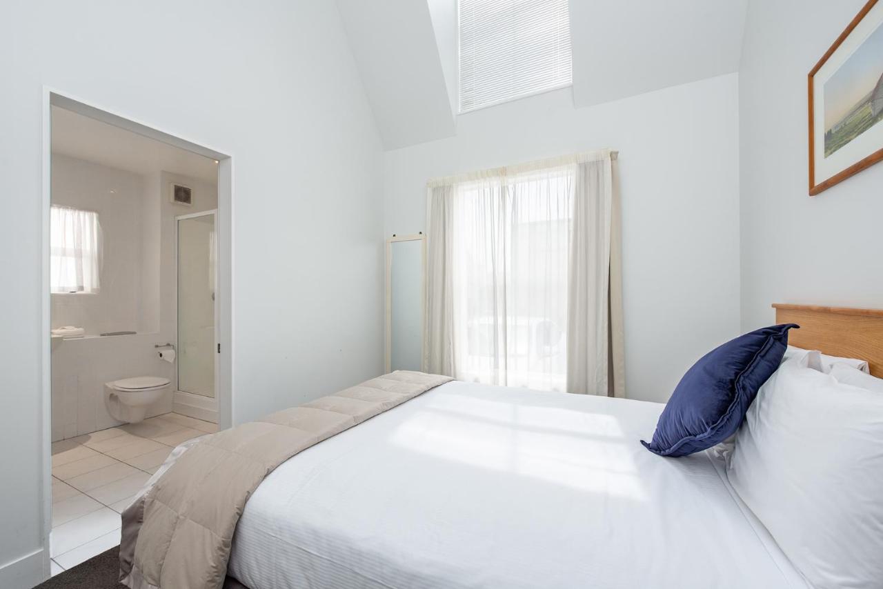 Apollo Lodge - Free Parking Веллингтон Экстерьер фото